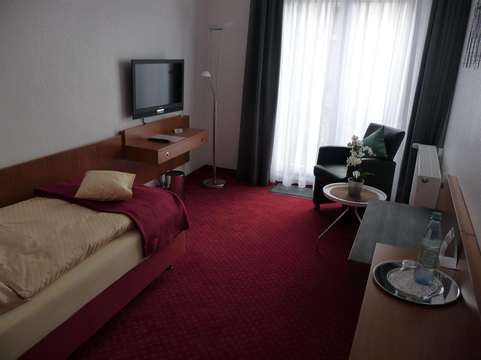 Hotel Sechzehn Leverkusen Eksteriør billede