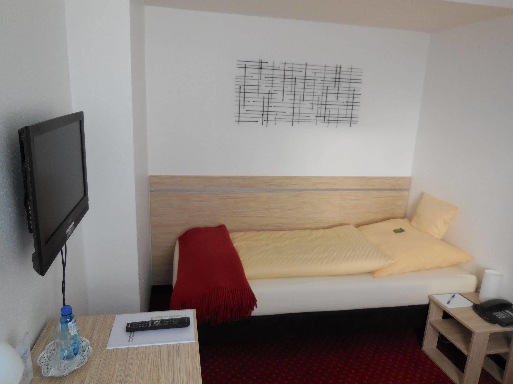 Hotel Sechzehn Leverkusen Eksteriør billede
