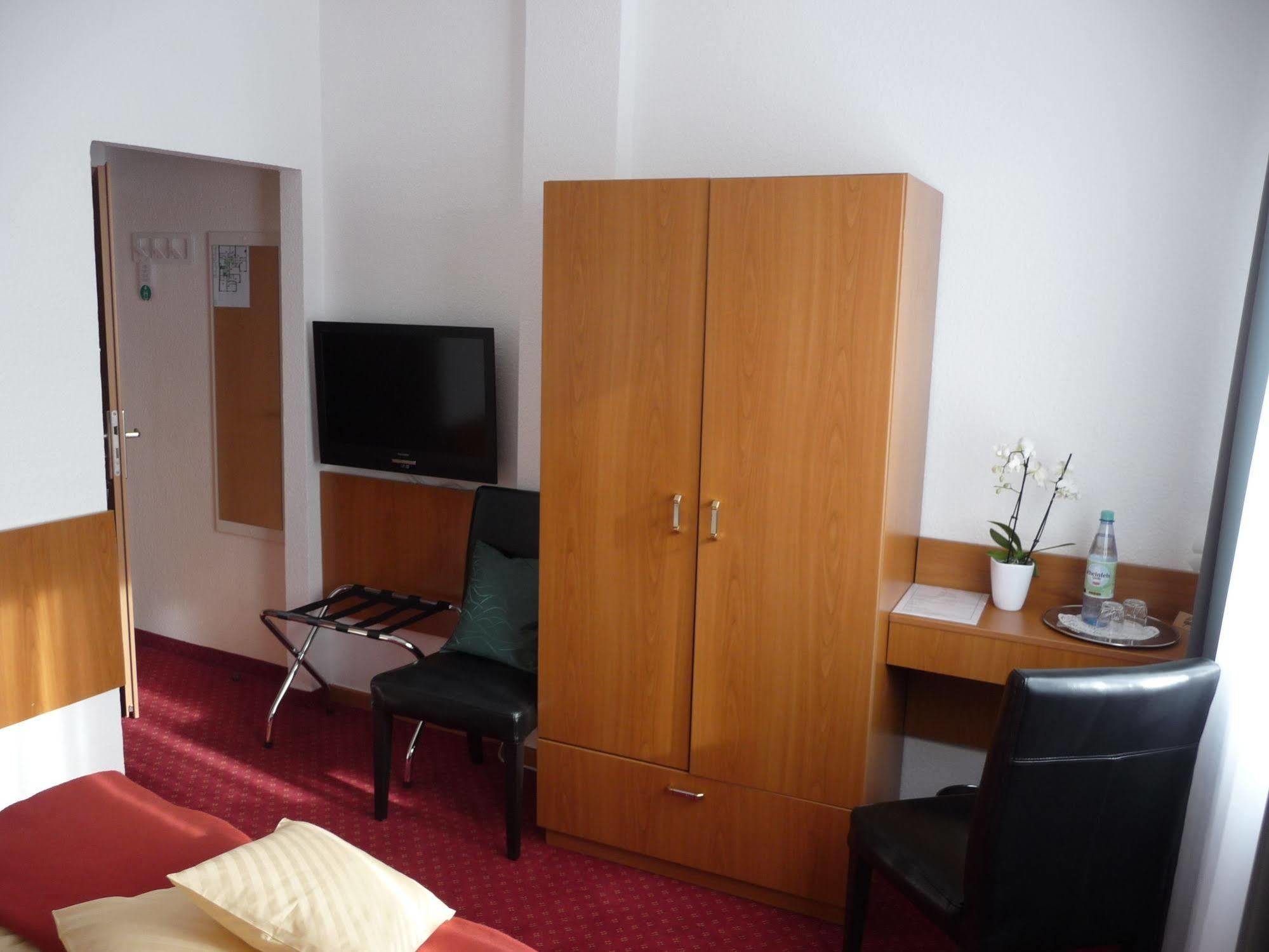 Hotel Sechzehn Leverkusen Eksteriør billede