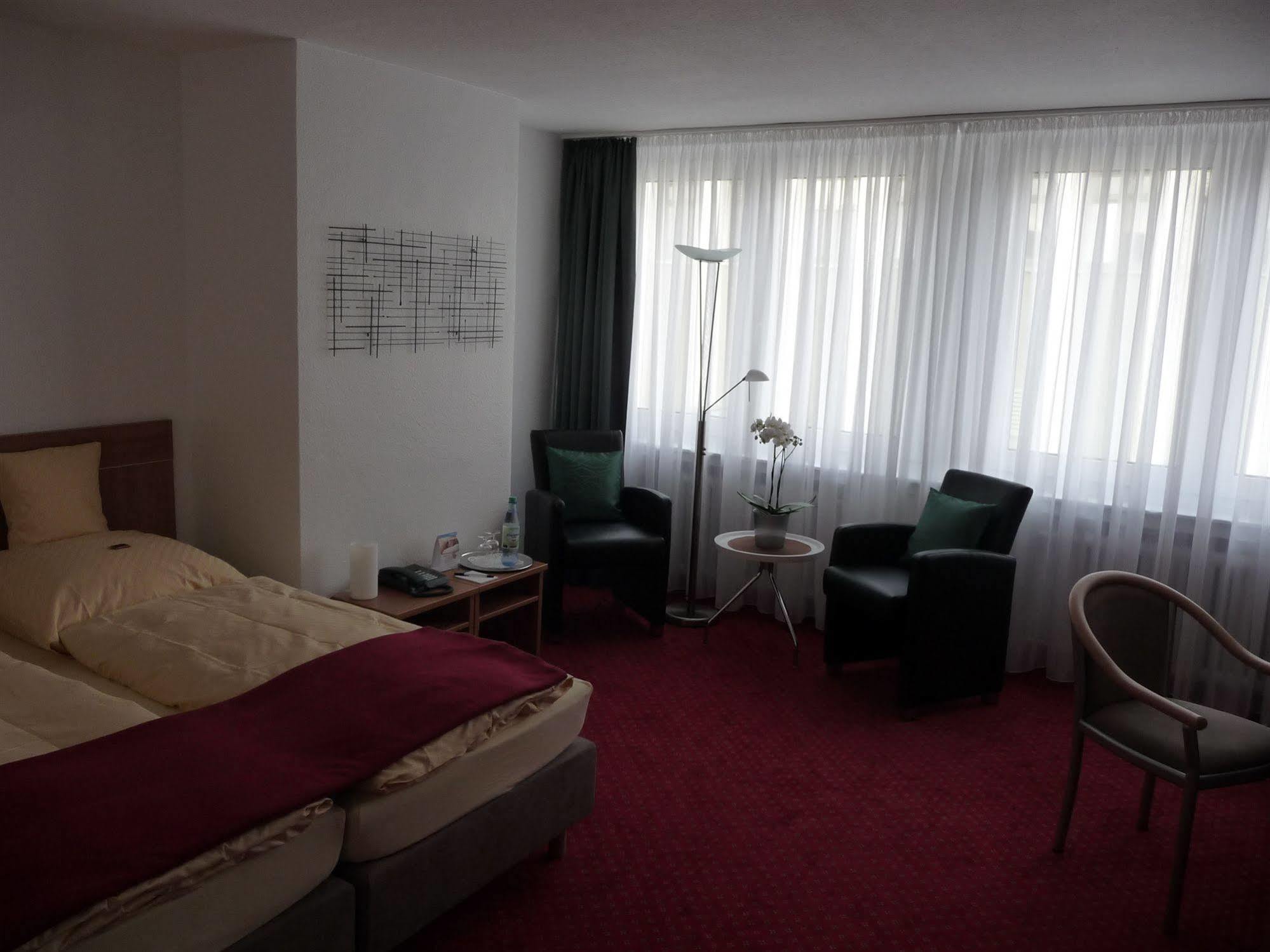 Hotel Sechzehn Leverkusen Eksteriør billede