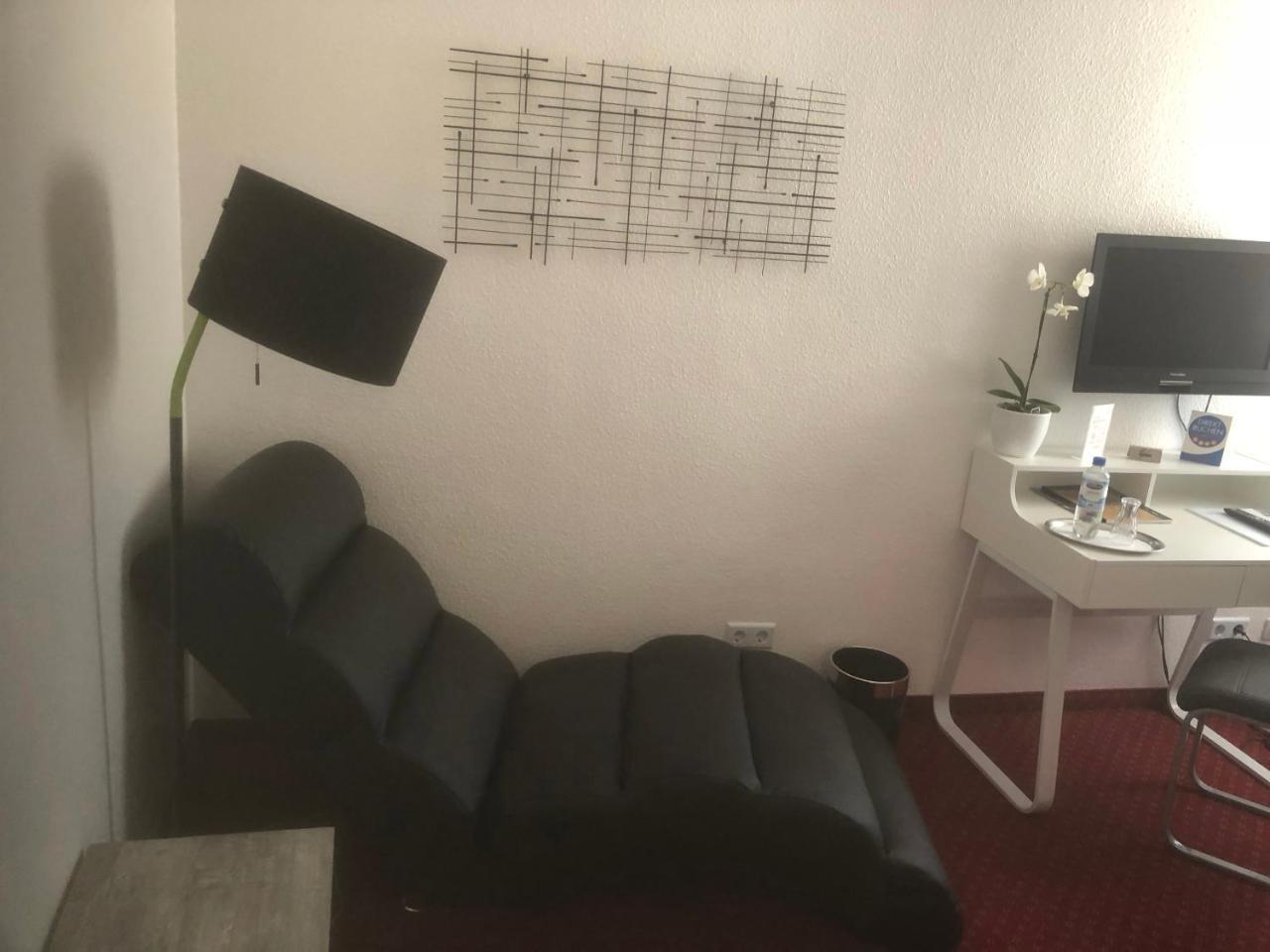Hotel Sechzehn Leverkusen Eksteriør billede
